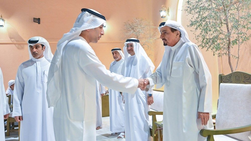 حاكم عجمان وولي عهده يستقبلان وزير الثقافة والمهنئين بالشهر الفضيل