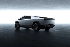 تكنولوجيا: تراهن شركة تسلا على أرخص سيارة سايبرتراك حتى الآن لإنعاش المبيعات.