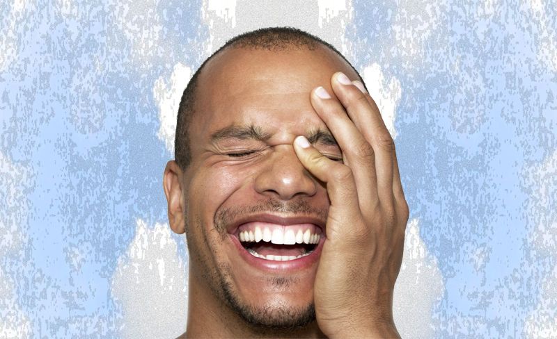 باقي كلامه ( فسوة مدنقر) لم يكن أمام من كانوا يتابعونه داخل القاعة غير ( شمَّها)