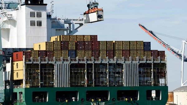 فرنسا تعلّق على الرسوم الجمركية الأميركية الجديدة