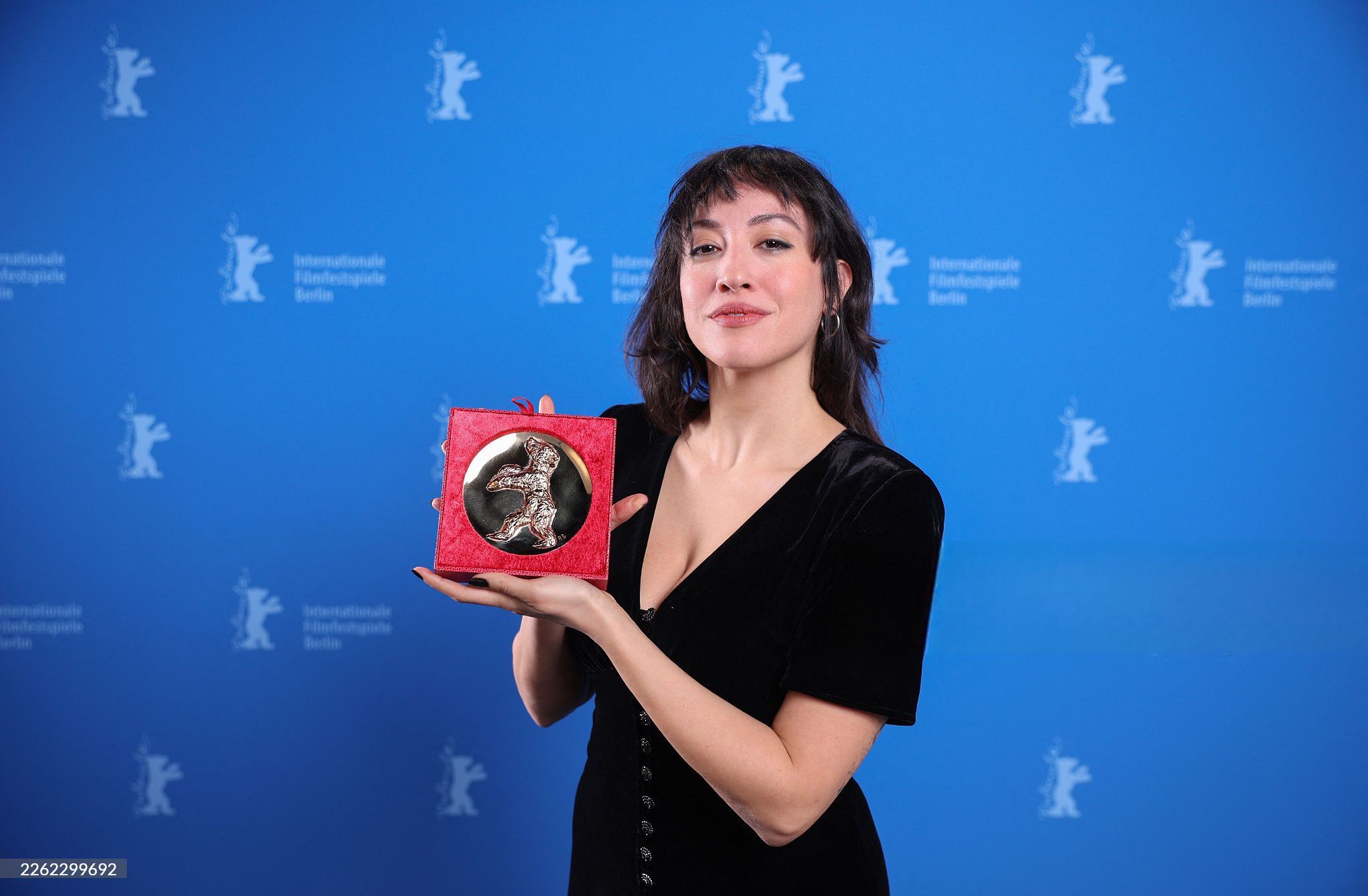 الفيلم اللبناني “يومًا ما ولد” يفوز بالدب الذهبي في مهرجان برلين السينمائي