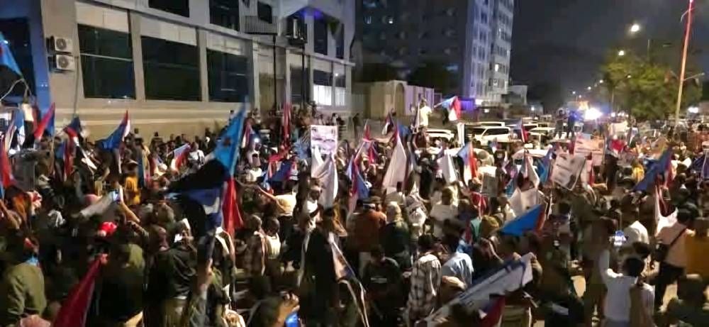 حكومة اليمن الجديدة تواجه فوضى الانتقالي في الجنوب