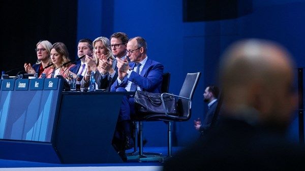 حزب المستشار الألماني يدعم حظر منصات التواصل على الأطفال