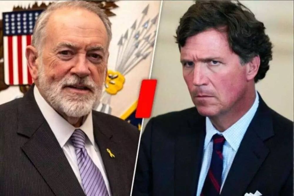 احتجاز تاكر كارلسون في إسرائيل ومصادرة جواز سفره بعد مقابلته مع مايك هاكابي