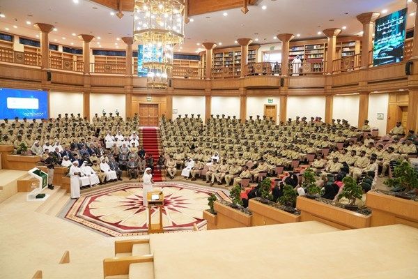 شرطة دبي تناقش الاحتيال السيبراني بالذكاء الاصطناعي