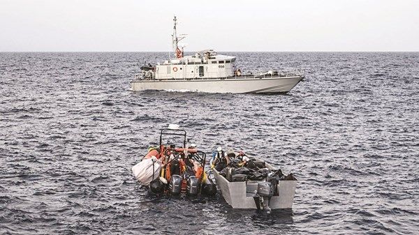 العثور على جثث 5 مهاجرين قبالة طرابلس الليبية