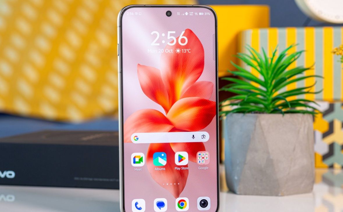 تكنولوجيا: هواتف صينية رائدة قادمة قد تعتمد تقنية عرض للخصوصية مشابهة لـ Galaxy S26 Ultra