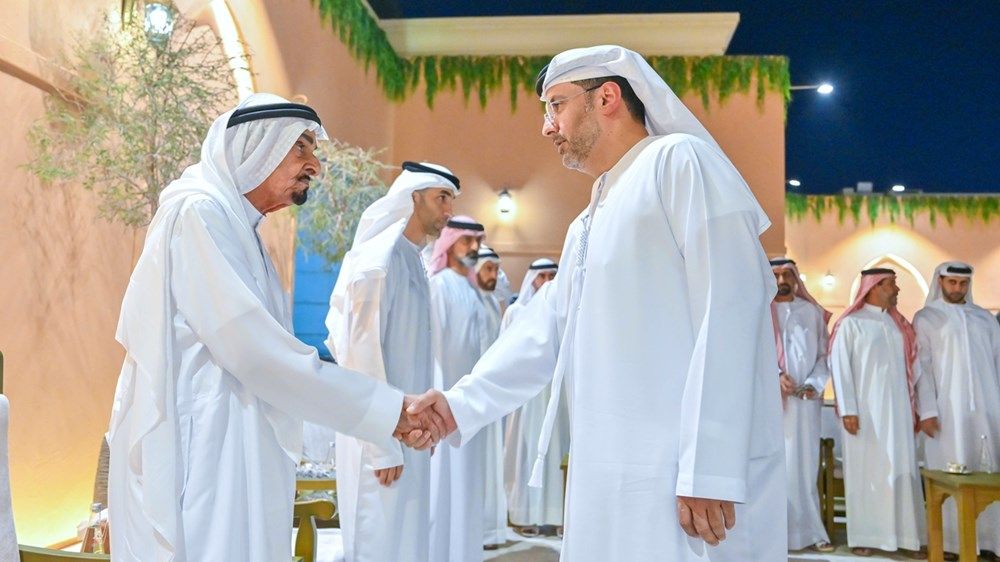 حاكم عجمان وولي عهده يتقبلان التهاني بشهر رمضان من العويس والزيودي ووجهاء القبائل