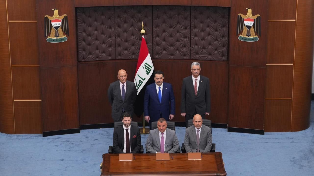 السوداني يرعى مراسم اتفاقيتي مبادئ أولية بين شركات نفط البصرة وذي قار والشمال وشركة شيفرون الأمريكية