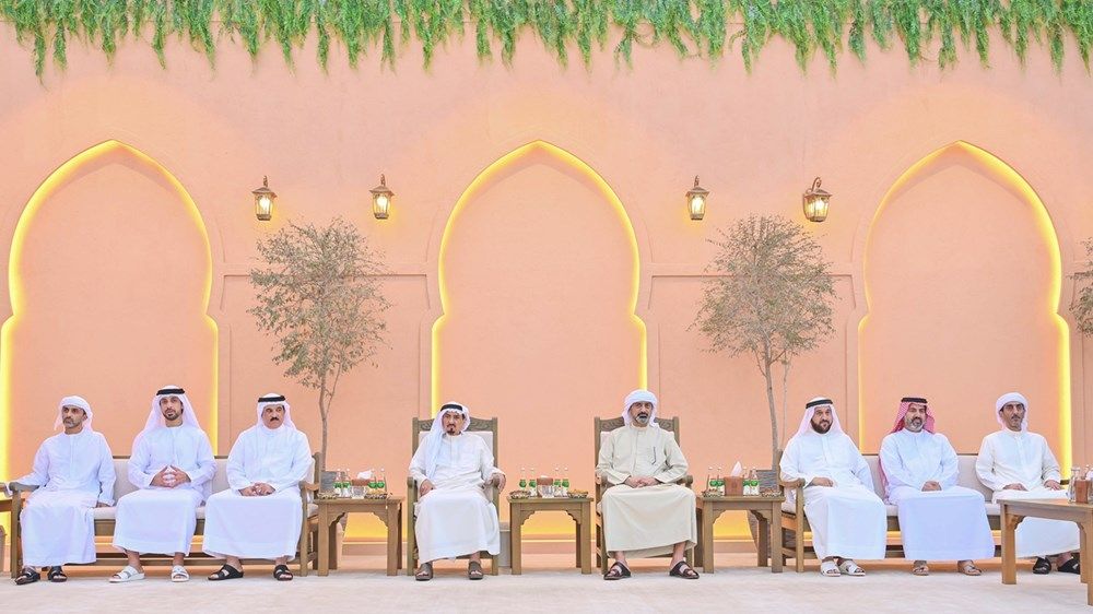 حاكم عجمان وولي عهده يتقبلان التهاني بشهر رمضان من سفير مملكة البحرين