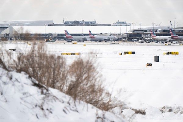 إلغاء أكثر من 2000 رحلة جوية مع استمرار اضطرابات العاصفة في أميركا