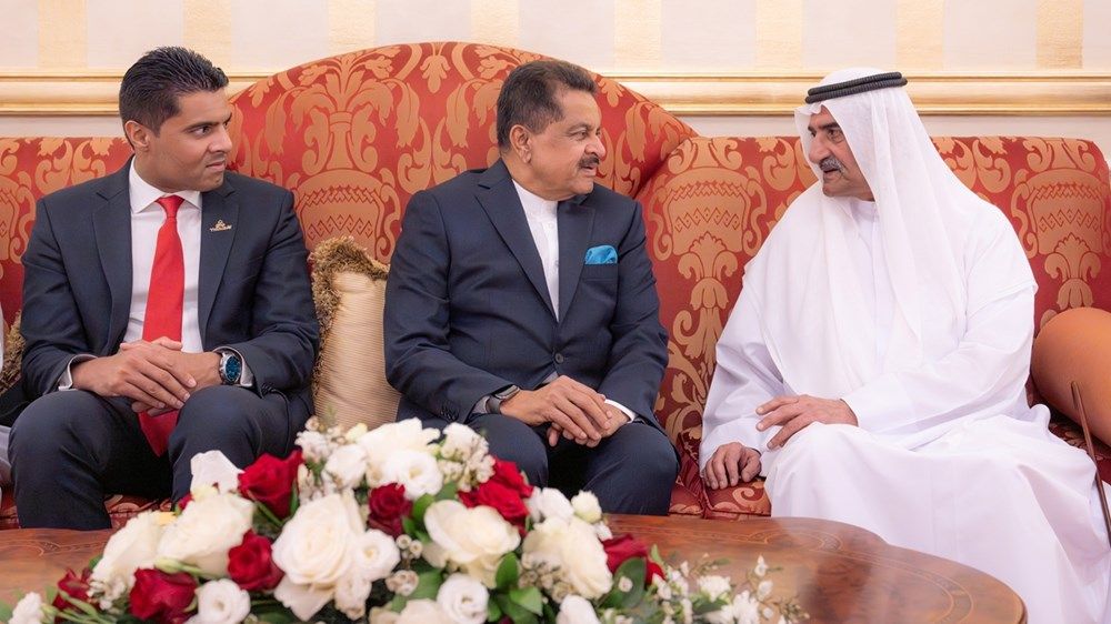 حمد الشرقي يستقبل المهنئين بشهر رمضان بحضور ولي العهد