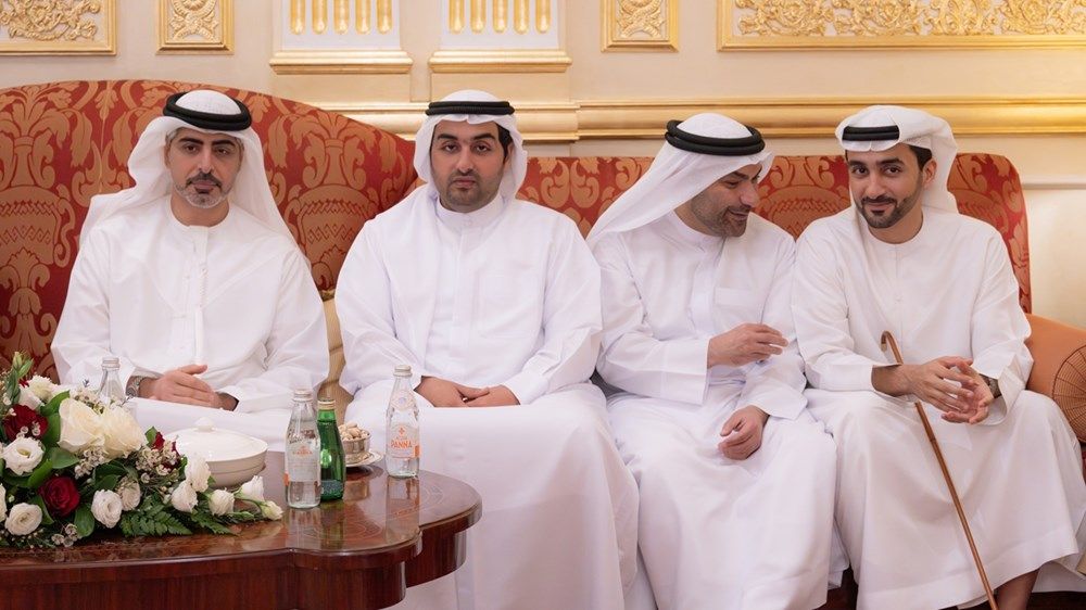 حمد الشرقي يستقبل المهنئين بشهر رمضان بحضور ولي العهد