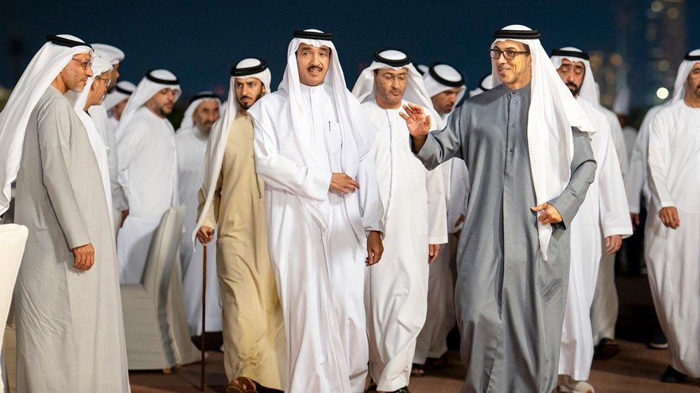 منصور بن زايد يشارك موظفي ديوان الرئاسة والسلك القضائي وقطاع التعليم مأدبة الإفطار الرمضانية