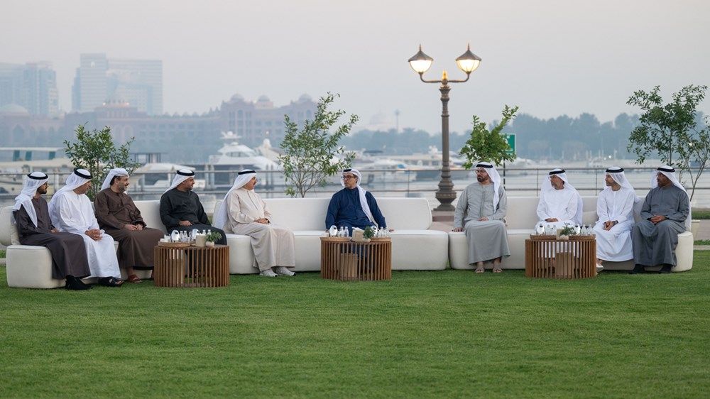 منصور بن زايد يشارك أعضاء المجلس الوطني الاتحادي والمجلس الوزاري للتنمية مأدبة إفطار رمضانية