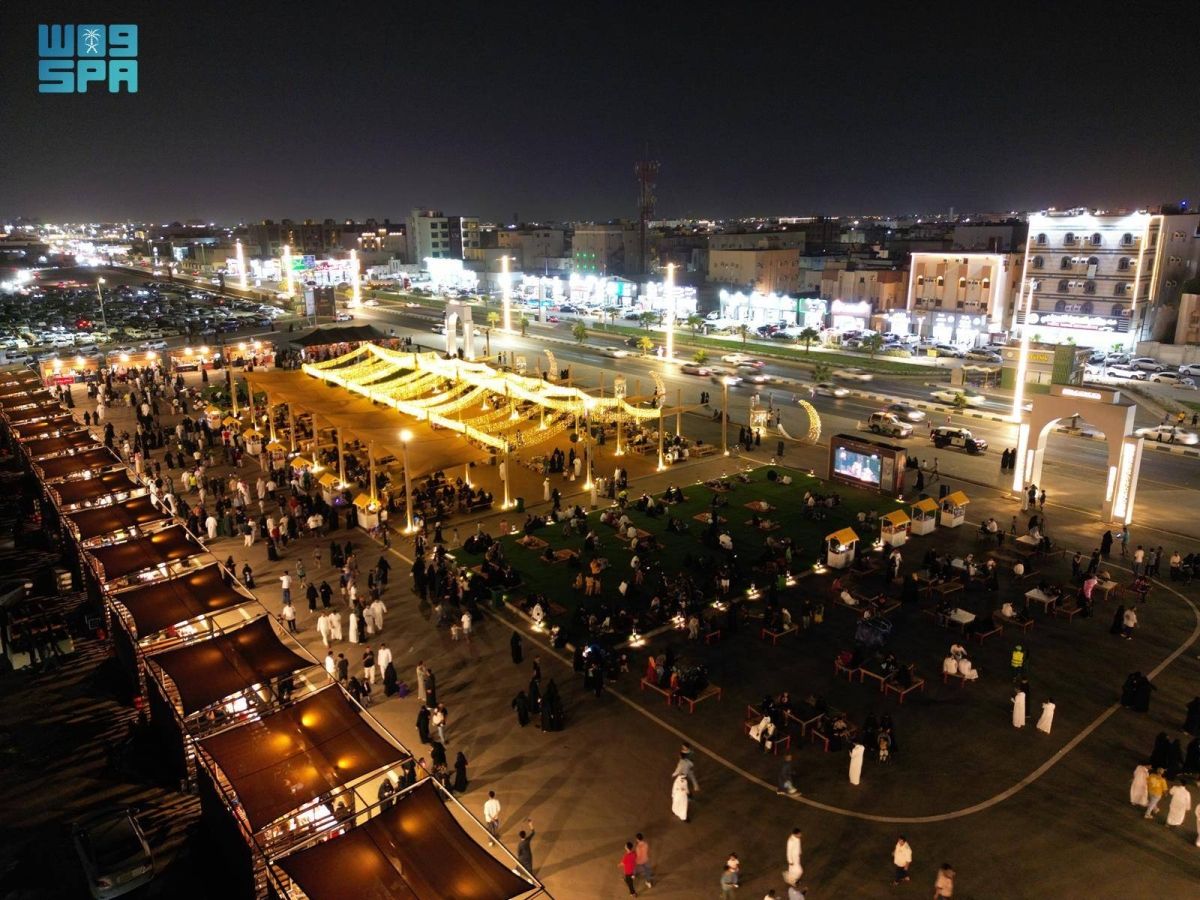 أهالي جازان يحتفون بيوم التأسيس 
في سوق الأولين بمشاركة مجتمعية فاعلة