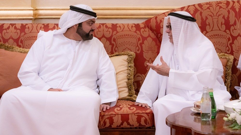 حمد الشرقي يستقبل المهنئين بشهر رمضان بحضور ولي العهد