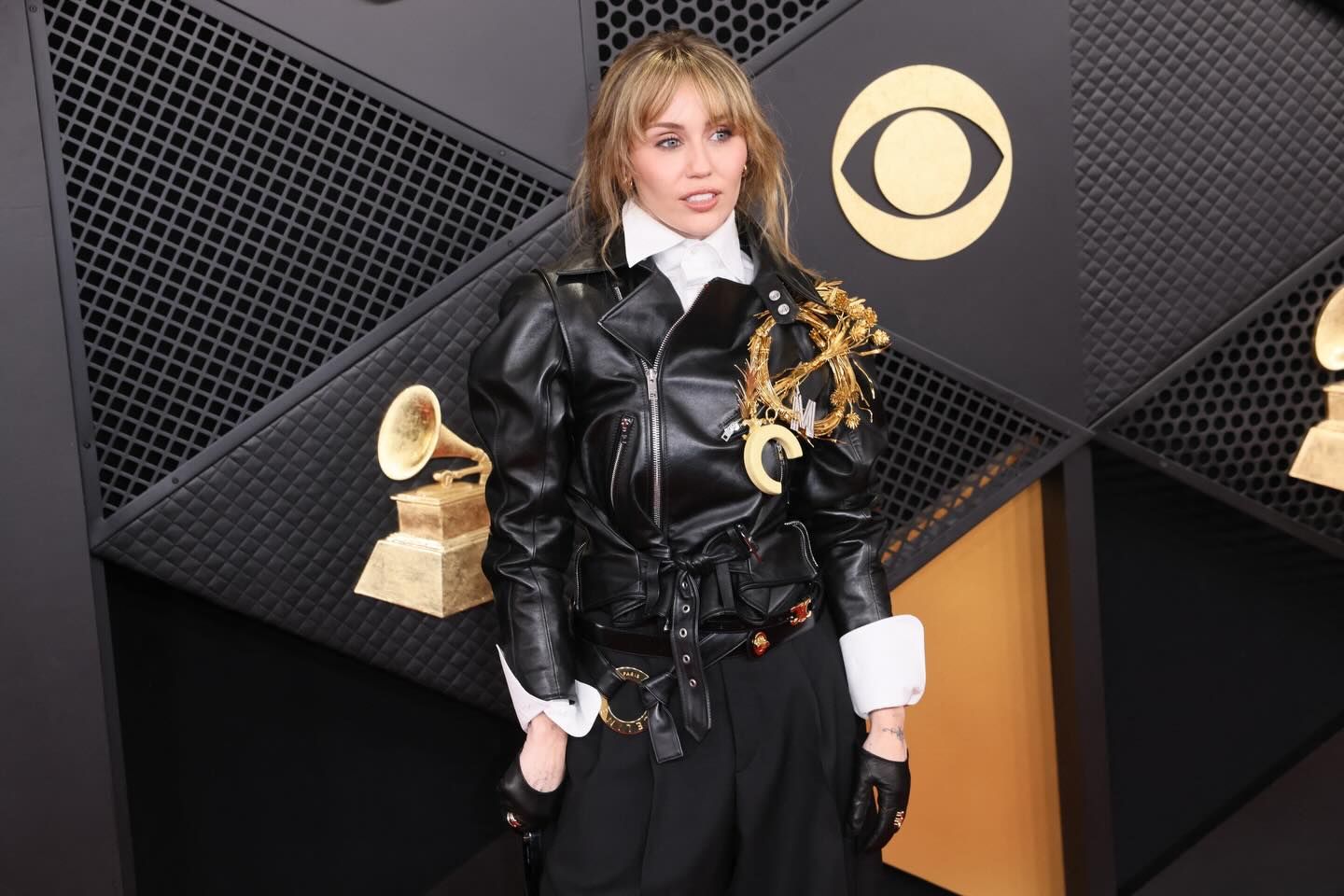 بعد ٢٠ عامًا على انطلاقها… مايلي سايرس تعود لإحياء إرث هانا مونتانا