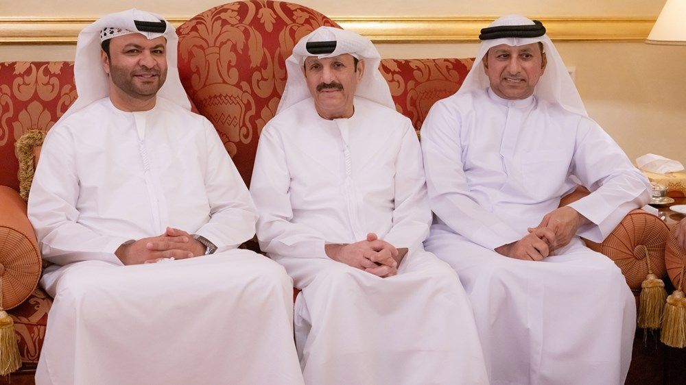 حمد الشرقي يستقبل المهنئين بشهر رمضان بحضور ولي العهد