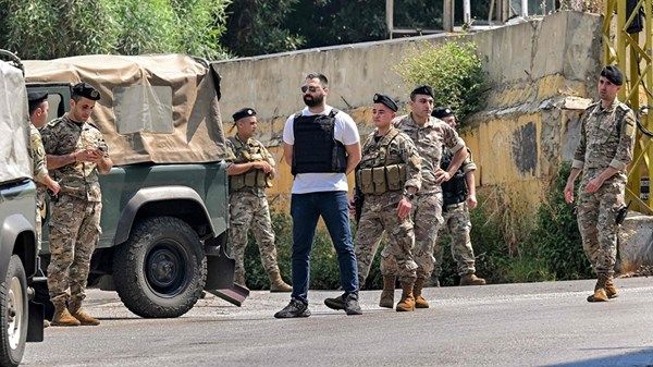 واشنطن تأمر بمغادرة الموظفين غير الأساسيين من سفارتها في بيروت