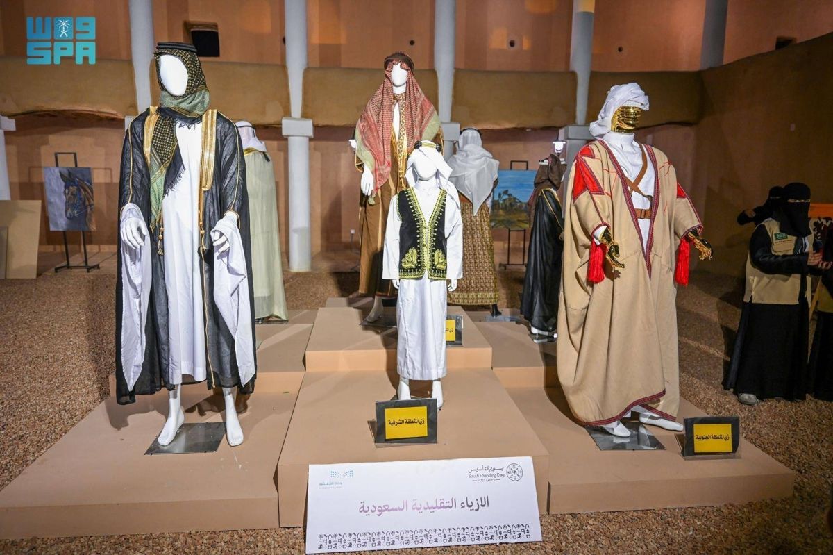 حضور كثيف يشهده قصر القشلة في فعاليات 
نظمها تعليم حائل احتفاء بيوم التأسيس