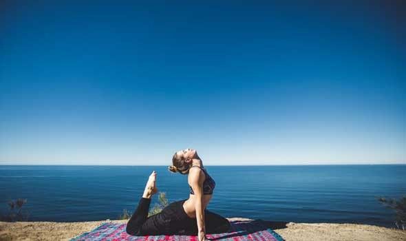 دراسة علمية تكشف أن التأمل مرتين يوميًا يقلل من تطور السرطان ويحد من انتشاره