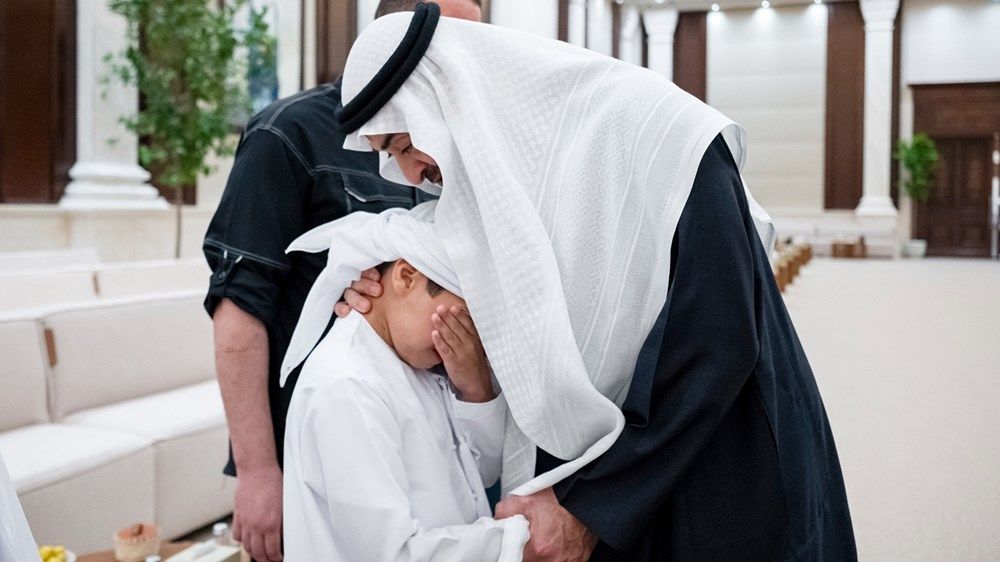 رئيس الدولة يستقبل وفد مركز أبوظبي للخلايا الجذعية ومستشفى ياس كلينك