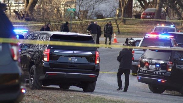 قتيلان وجرحى من الشرطة بتبادل إطلاق نار في ميزوري الأميركية