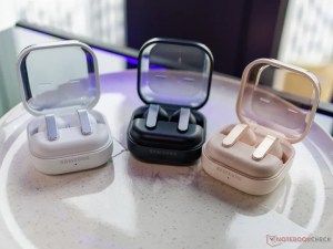 تكنولوجيا: سامسونج تعلن رسمياً عن سماعات جالاكسي بادز 4 برو بمكبرات صوت أكبر وإلغاء ضوضاء نشط محسن وبطارية طويلة العمر