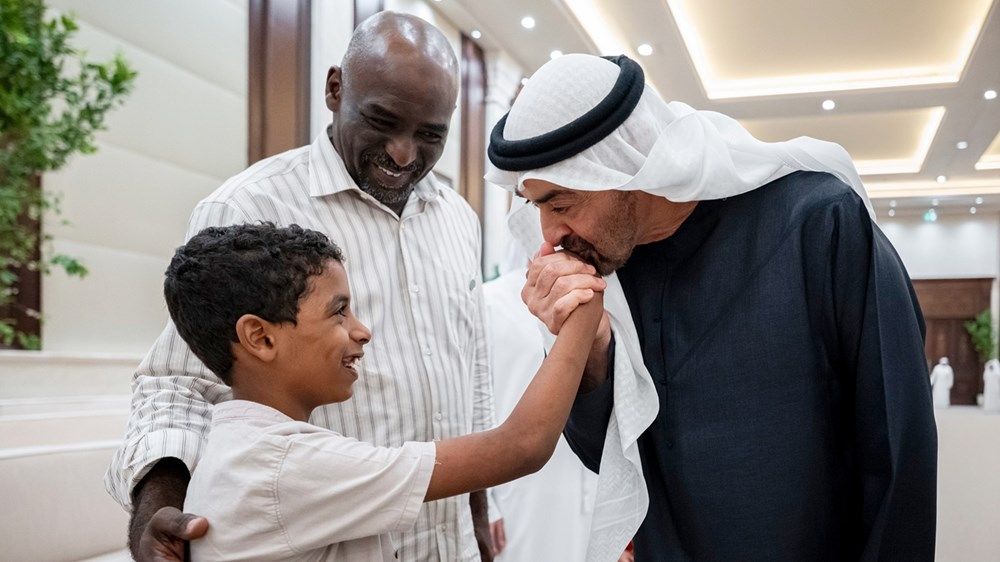 رئيس الدولة يستقبل وفد مركز أبوظبي للخلايا الجذعية ومستشفى ياس كلينك