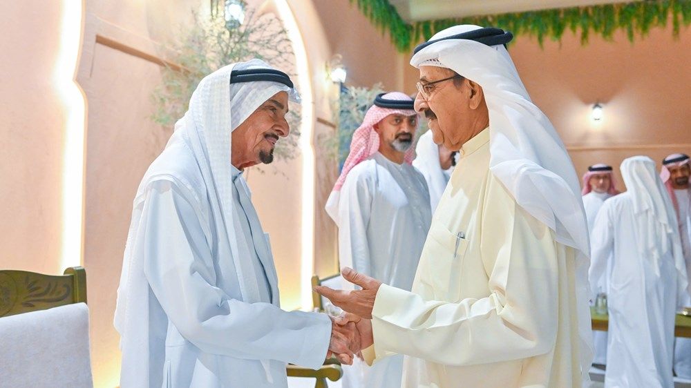 حاكم عجمان وولي عهده يتقبلان تهاني الوزراء وأعيان البلاد بشهر رمضان