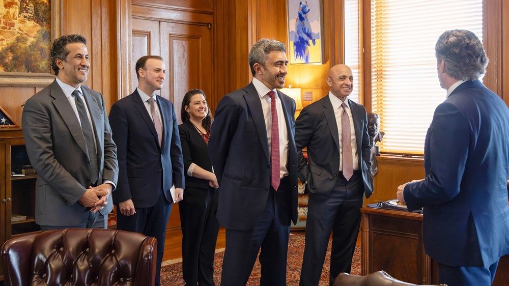 عبدالله بن زايد يلتقي وزير الداخلية الأميركي في واشنطن