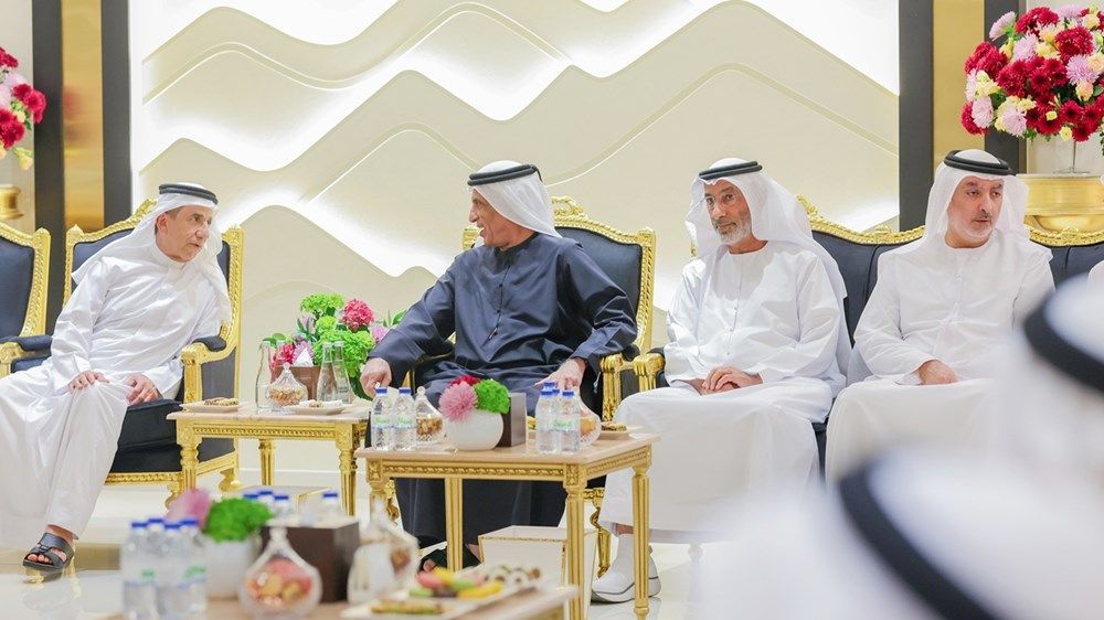 سعود بن صقر يواصل استقبال المهنئين بشهر رمضان المبارك