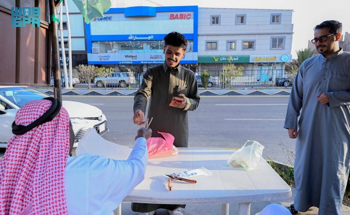 محال بيع السواك في الباحة تشهد انتعاشا موسميا خلال شهر رمضان