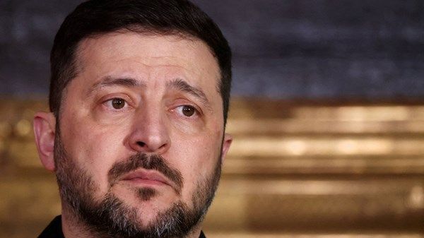 أوكرانيا تعلن اجتماعاً ثلاثياً اليوم لبحث إنهاء الحرب مع روسيا