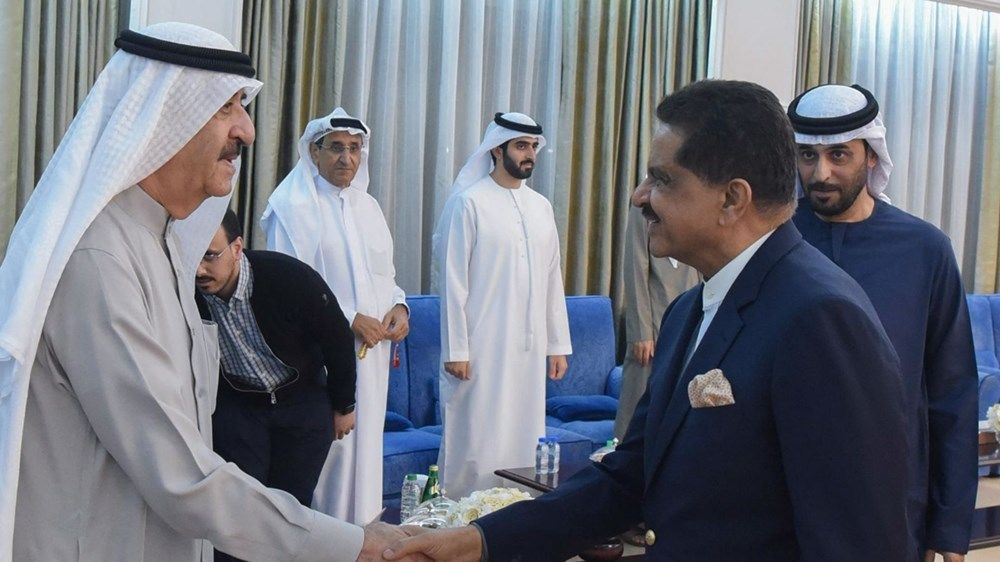 حاكم أم القيوين يستقبل وزير الطاقة وجموع المهنئين بشهر رمضان