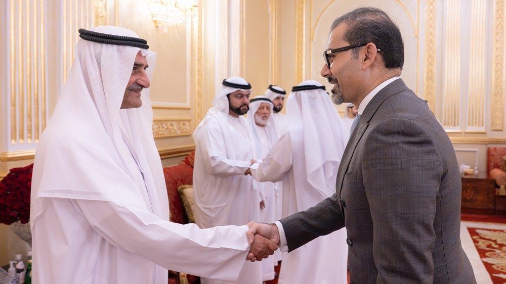 حمد الشرقي يستقبل جموع المهنئين بشهر رمضان بحضور ولي العهد