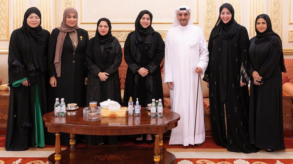 حمد الشرقي يستقبل جموع المهنئين بشهر رمضان بحضور ولي العهد