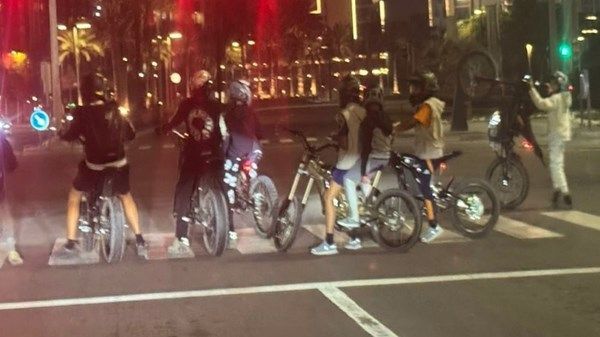 «شرطة دبي» تحذر من قيادة المراهقين للدراجات النارية في الأحياء السكنية