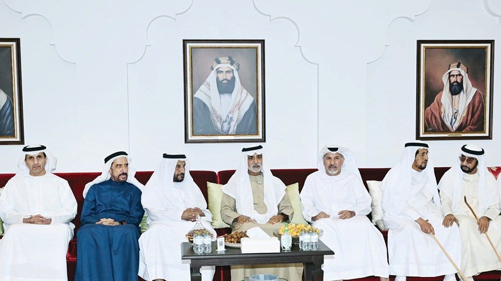 نهيان بن مبارك يعزي في وفاة عوشة القبيسي