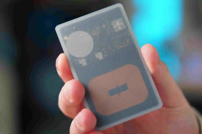 تكنولوجيا: بطاقة تتبع فائقة النحافة تدعم Find My تحل أكبر عيوب AirTag