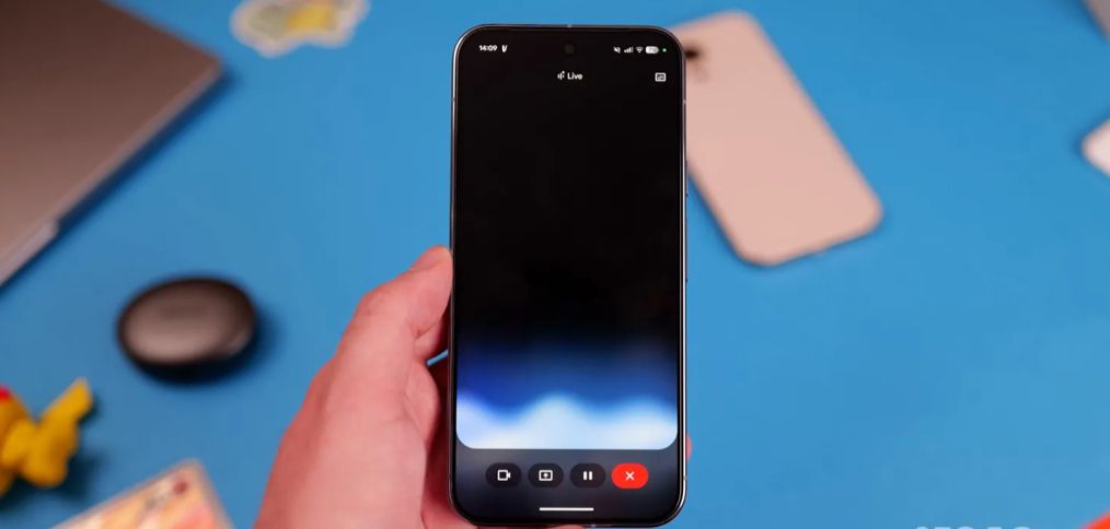 تكنولوجيا: Gemini Live يحصل على تصميم Floating Pill جديد بواجهة أكثر عصرية