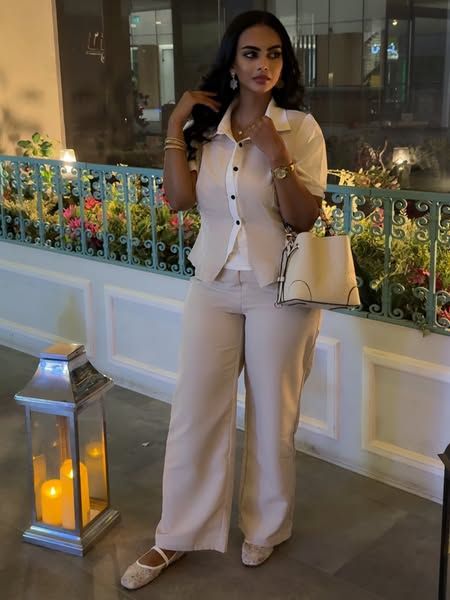 شاهد بالفيديو.. “أرملة” الحرس الشخصي لقائد الدعم السريع تستعرض جمالها بفستان أنيق وملفت