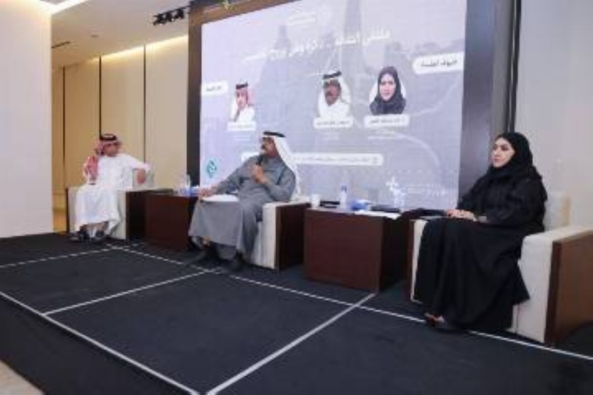 روح التأسيس في لوحات الإبداع: ملتقى ثقافي ومعرض تشكيلي يكرم الفن السعودي