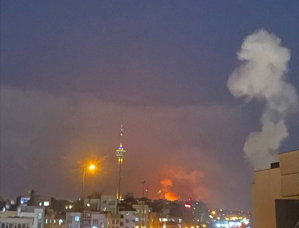 انقطاع بث التلفزيون الإيراني بعد قصف مقره