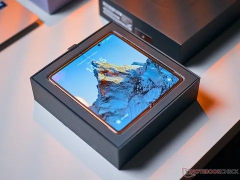 تكنولوجيا: هونر ماجيك في 6: تجربة عملية للهاتف القابل للطي الجديد الذي يتفوق على سامسونج جالاكسي زي فولد 7 #MWC 2026