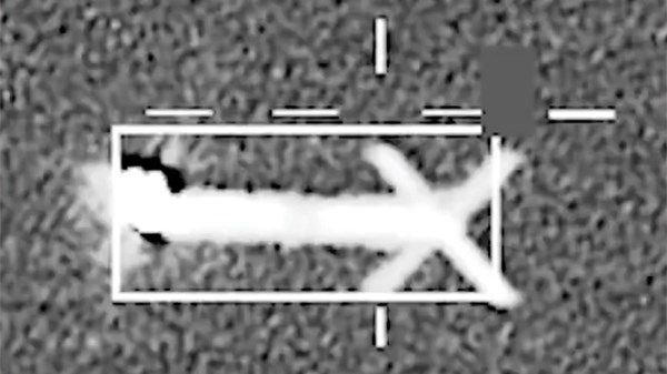 وزارة الدفاع تنشر لقطات لاعتراض صواريخ ومسيّرات إيرانية