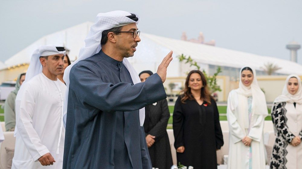 منصور بن زايد يشارك ممثلي الشؤون الإسلامية والأوقاف والزكاة والقطاع المصرفي والقيادات الإعلامية مأدبة الإفطار الرمضانية