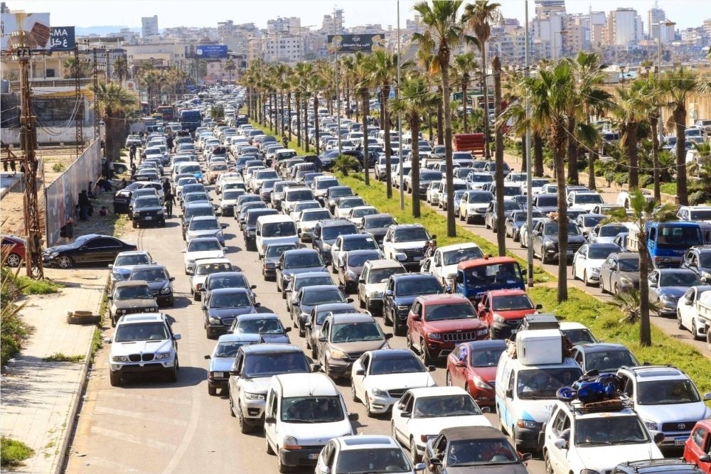 صواريخ الليل تطيح بالهدنة وجنوب لبنان يفر من جديد