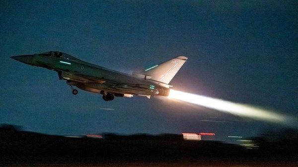 فرنسا وبريطانيا تعتزمان إرسال أنظمة  دفاع جوي وسفينة حربية إلى قبرص